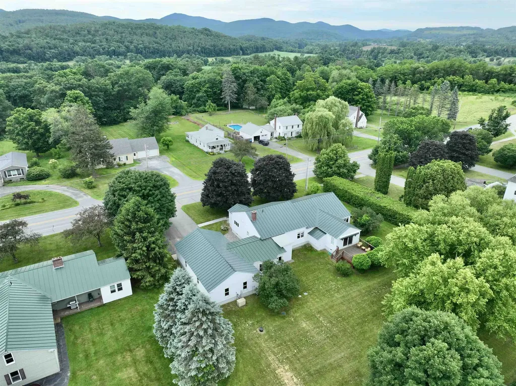 155 Upper Plain Bradford VT 05033