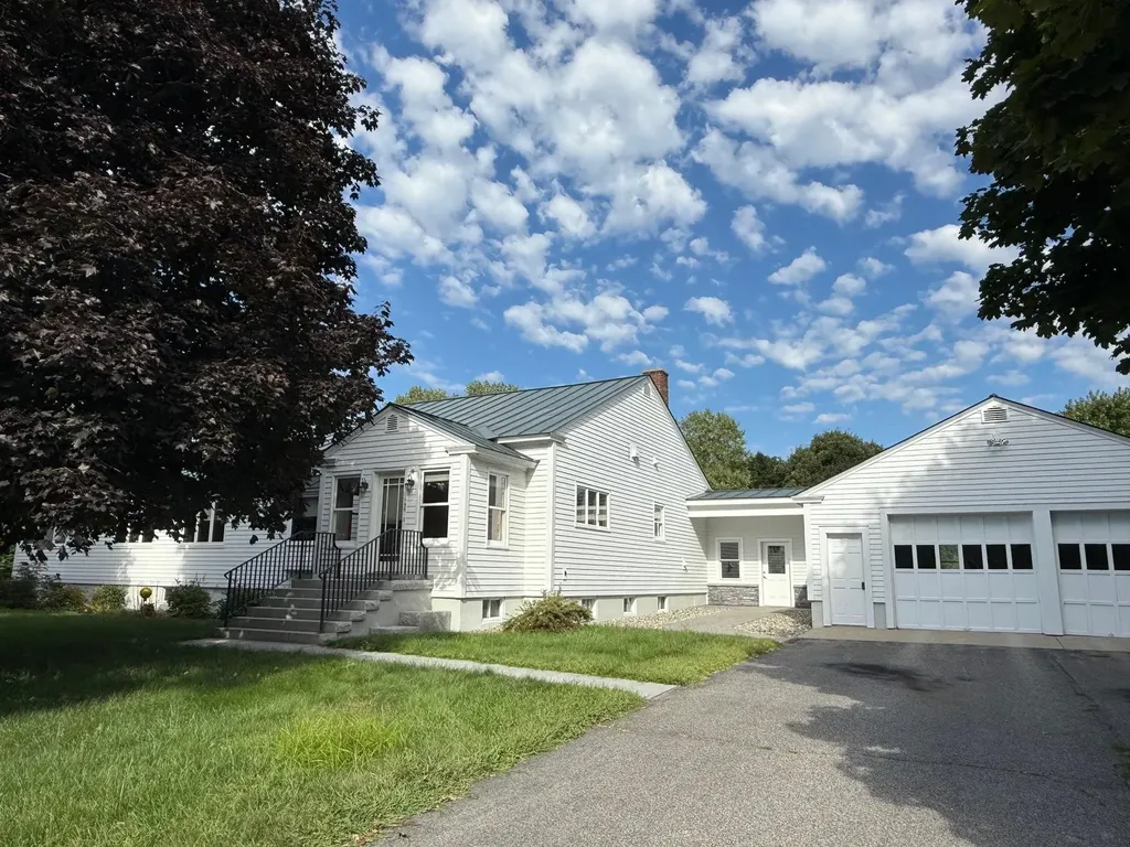 155 Upper Plain Bradford VT 05033