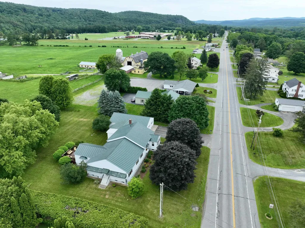 155 Upper Plain Bradford VT 05033