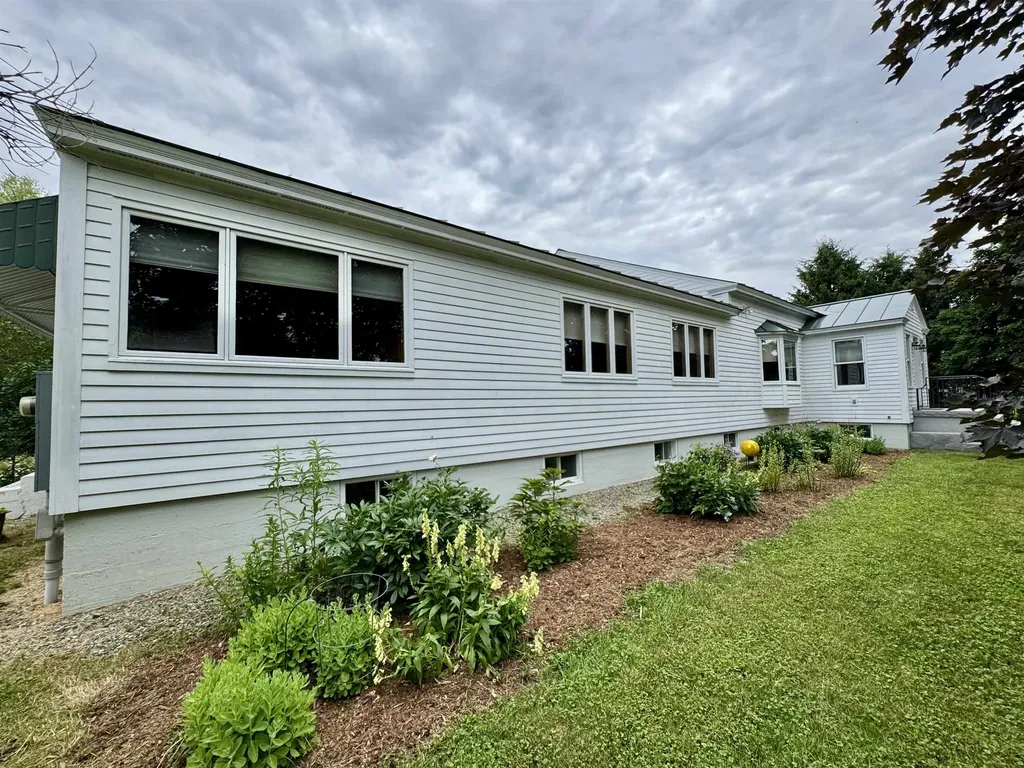 155 Upper Plain Bradford VT 05033