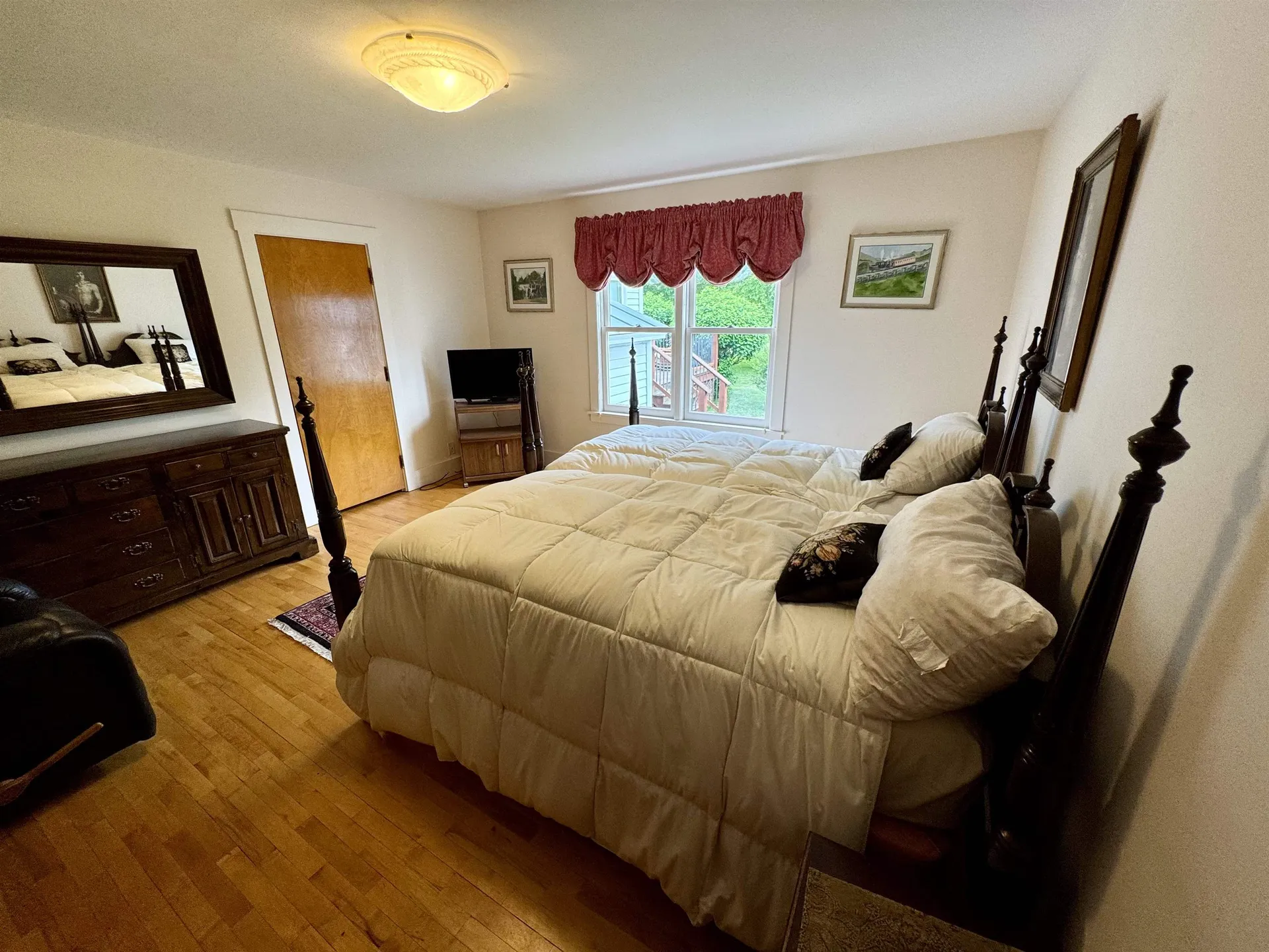 155 Upper Plain Bradford VT 05033