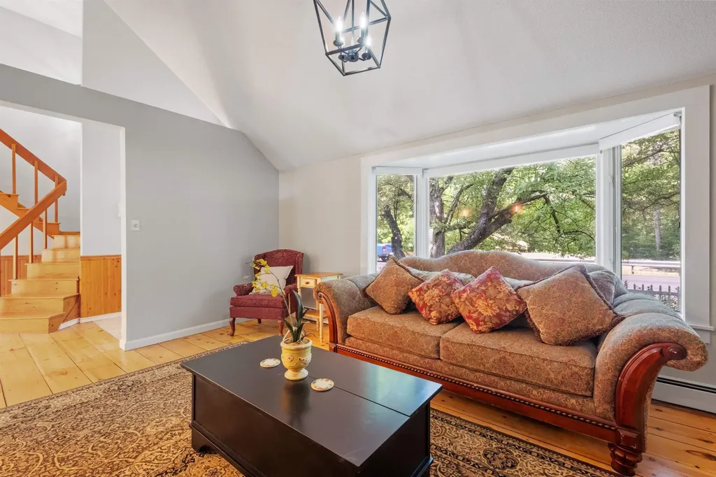 27 Nh Route 25 Plymouth NH 03264