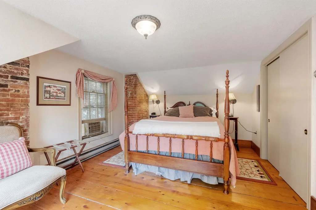 27 Nh Route 25 Plymouth NH 03264