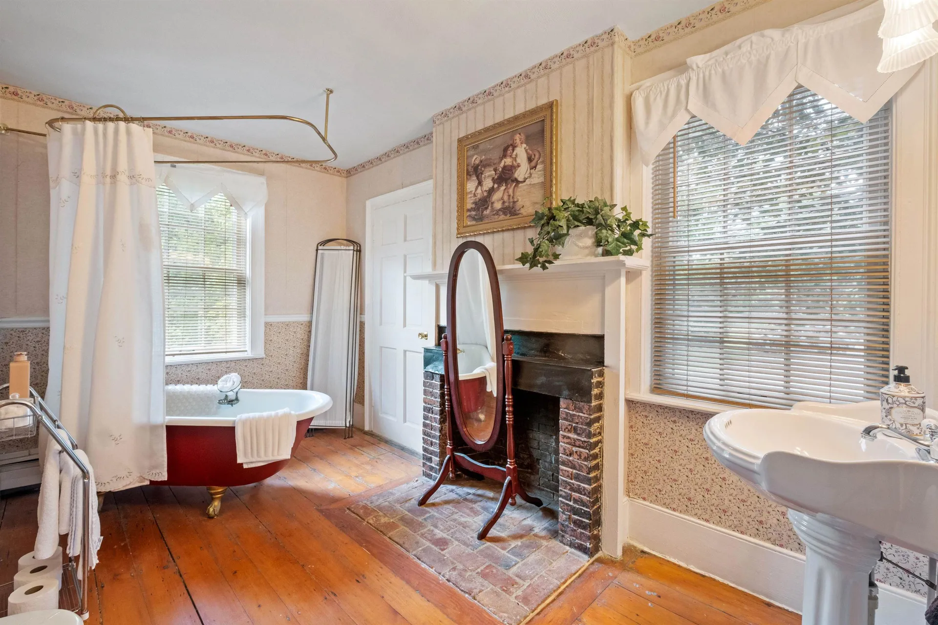 27 Nh Route 25 Plymouth NH 03264