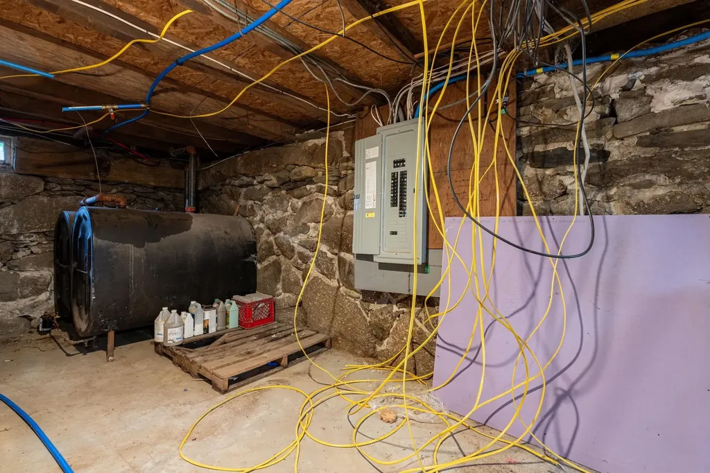 153 Back Ashuelot Road Winchester NH 03470