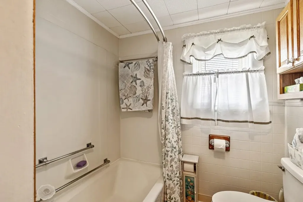 423 East Alburgh Road Alburgh VT 05440