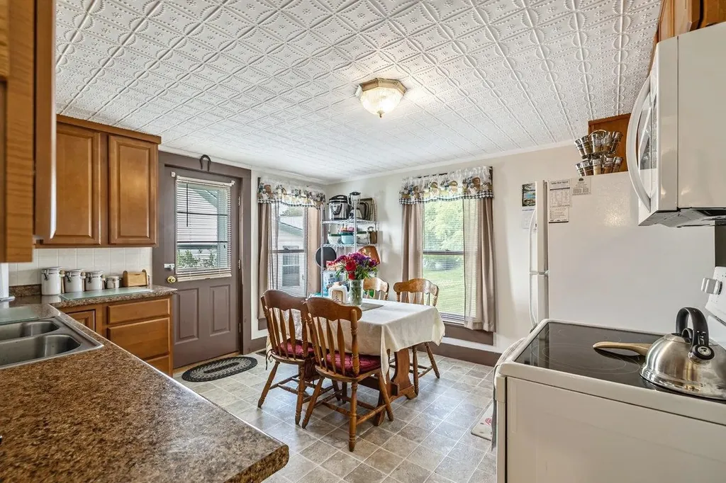 423 East Alburgh Road Alburgh VT 05440