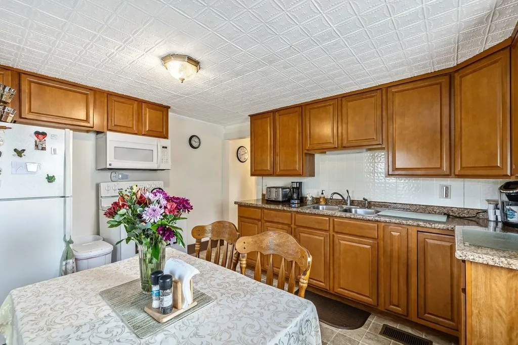 423 East Alburgh Road Alburgh VT 05440