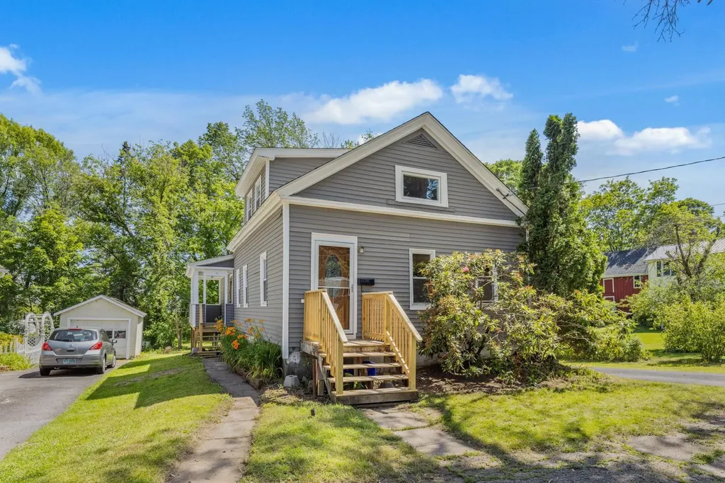 44 South Street Somersworth NH 03878