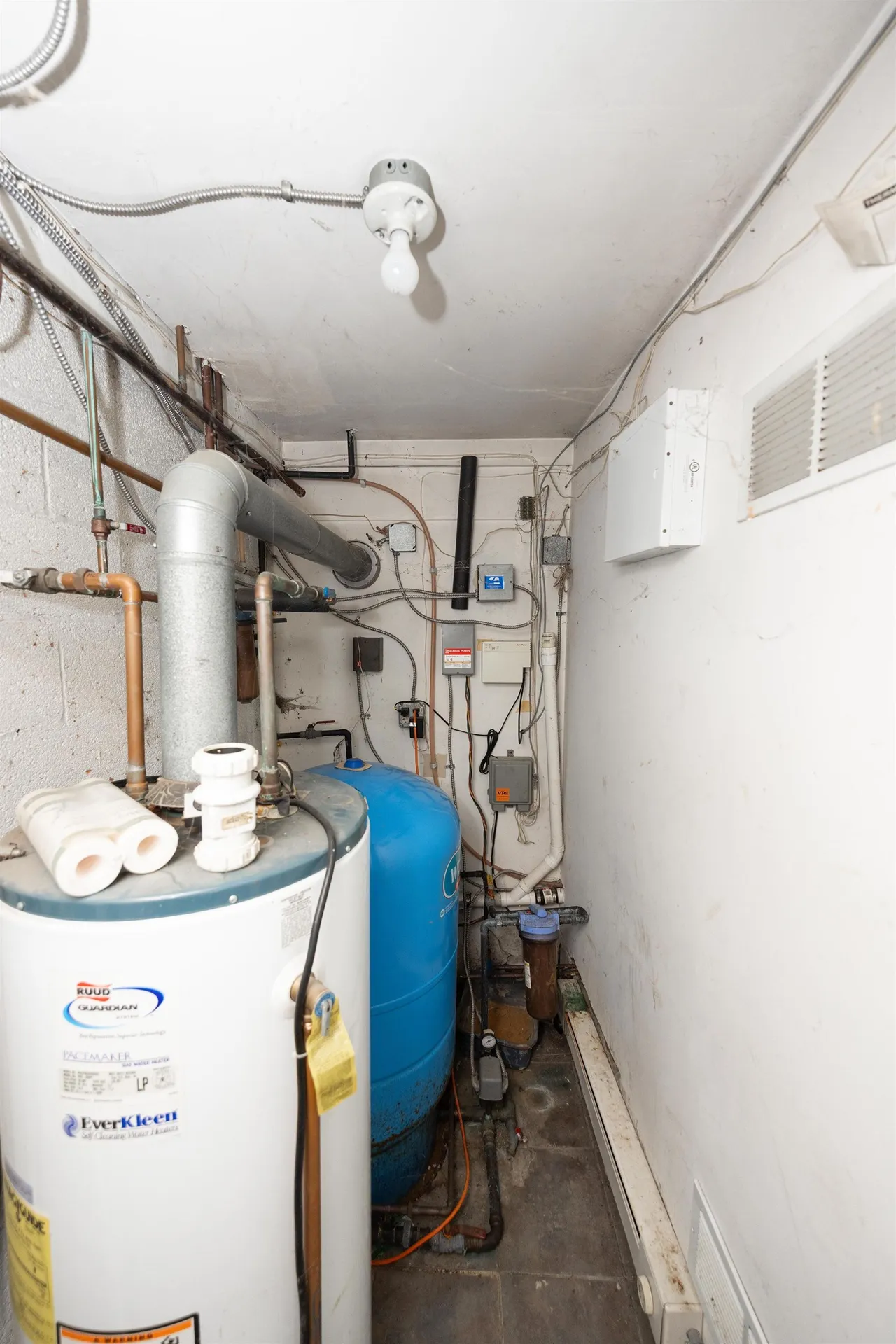 32 Vt Route 10 Chester VT 05143