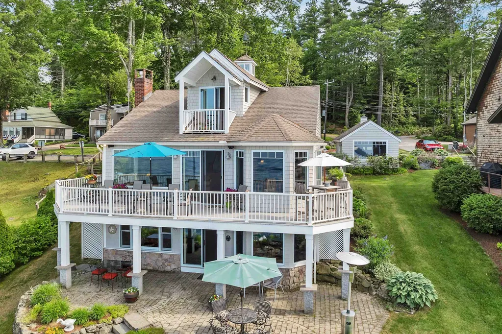 78 Belknap Point Road Gilford NH 03249