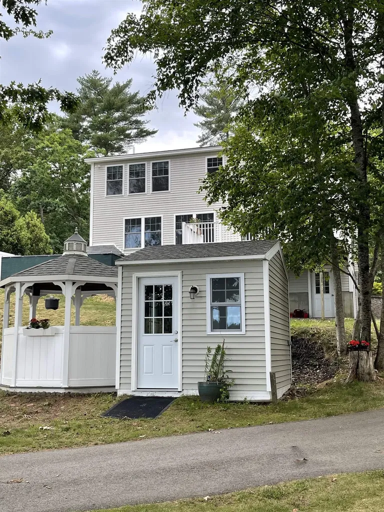 207 Long Pond Road Danville NH 03819