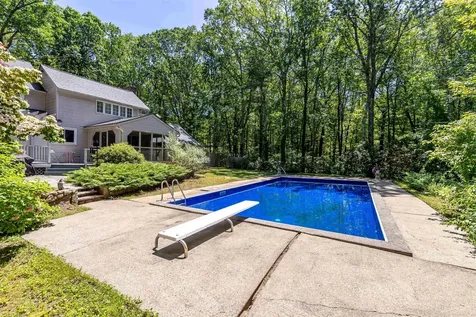 19 Horizon Drive Bedford NH 03110