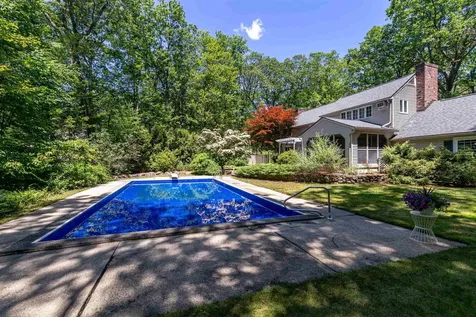 19 Horizon Drive Bedford NH 03110