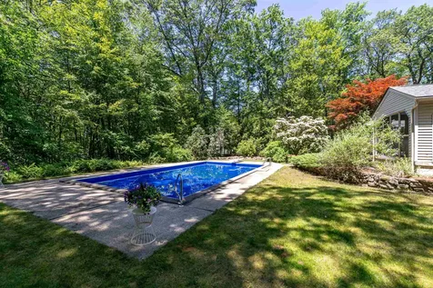 19 Horizon Drive Bedford NH 03110