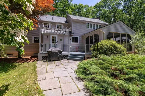 19 Horizon Drive Bedford NH 03110