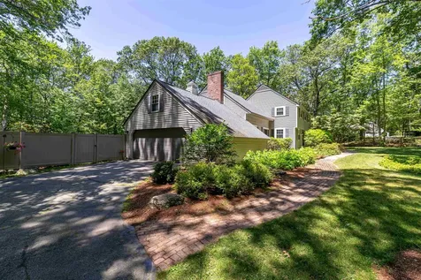 19 Horizon Drive Bedford NH 03110