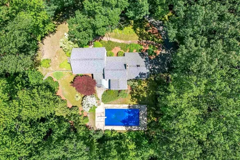 19 Horizon Drive Bedford NH 03110