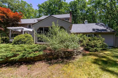 19 Horizon Drive Bedford NH 03110