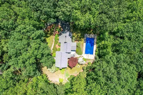 19 Horizon Drive Bedford NH 03110