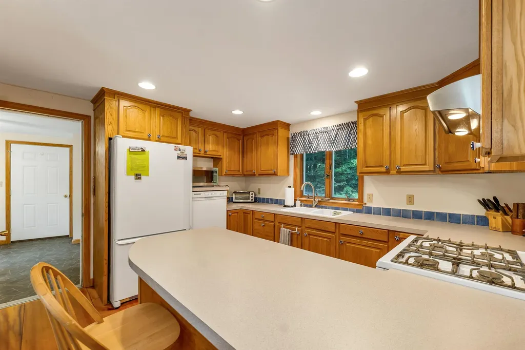 199 Cottage City Road Bridgewater NH 03222