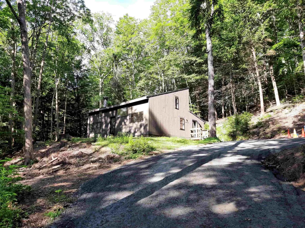 46 Jay Hill Road Hartford VT 05059