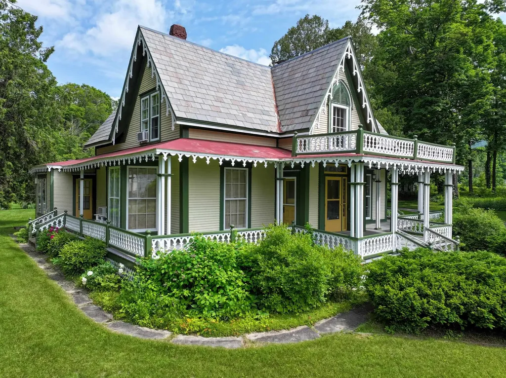 382 Hewitt Road Bristol VT 05443