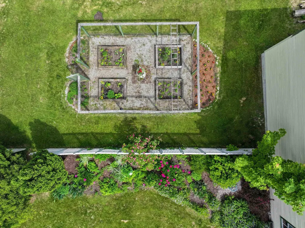 382 Hewitt Road Bristol VT 05443