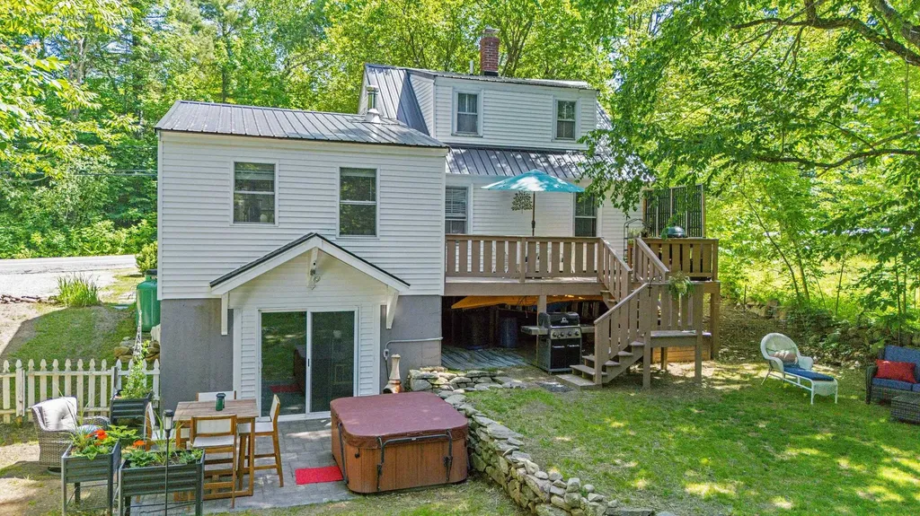 585 Governor Wentworth Highway Wolfeboro NH 03894