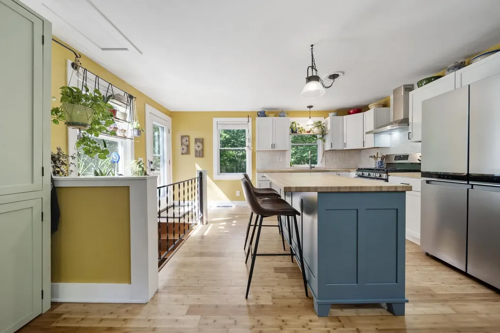 585 Governor Wentworth Highway Wolfeboro NH 03894