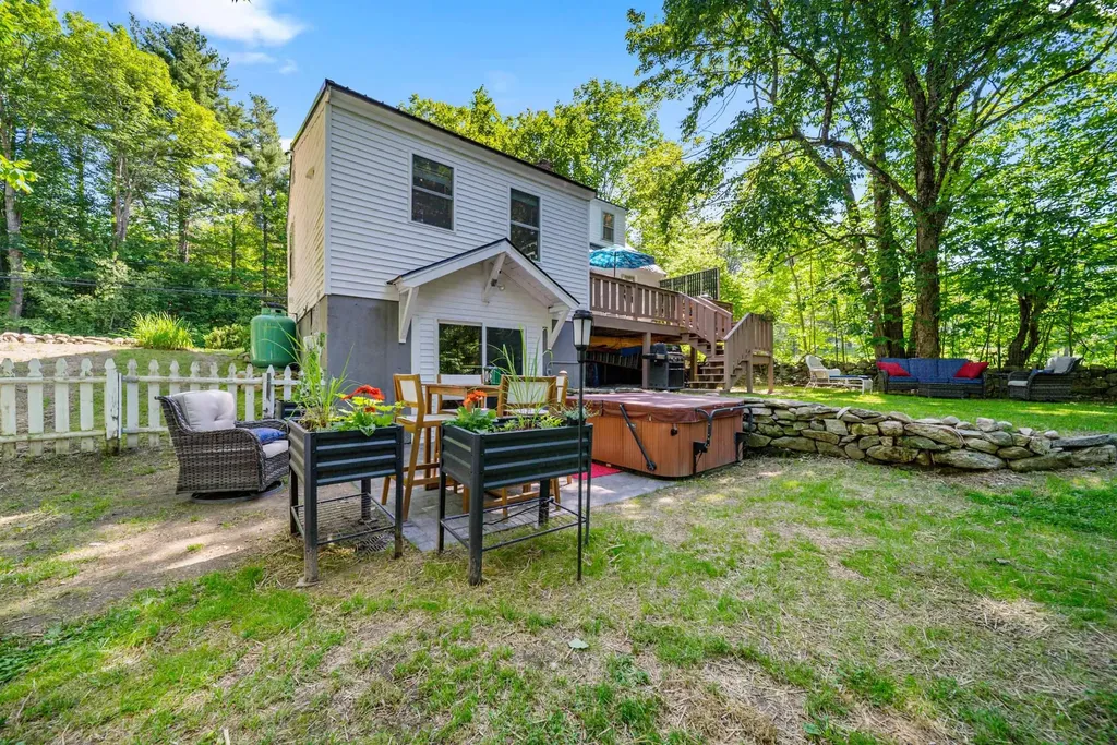 585 Governor Wentworth Highway Wolfeboro NH 03894
