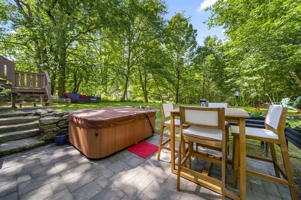 585 Governor Wentworth Highway Wolfeboro NH 03894