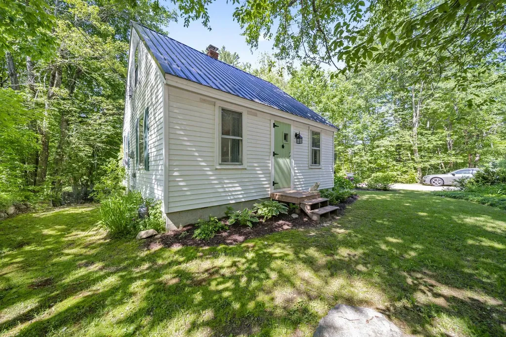585 Governor Wentworth Highway Wolfeboro NH 03894