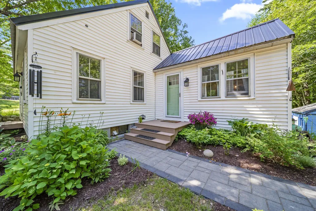 585 Governor Wentworth Highway Wolfeboro NH 03894