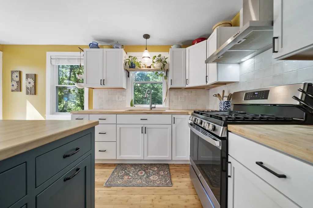 585 Governor Wentworth Highway Wolfeboro NH 03894