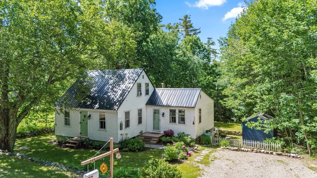 585 Governor Wentworth Highway Wolfeboro NH 03894