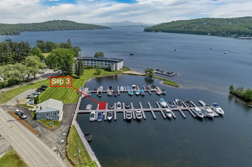 21 Pleasant Street Meredith NH 03253