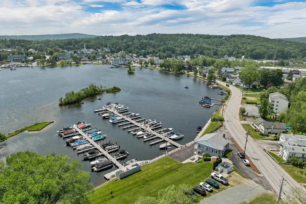 21 Pleasant Street Meredith NH 03253