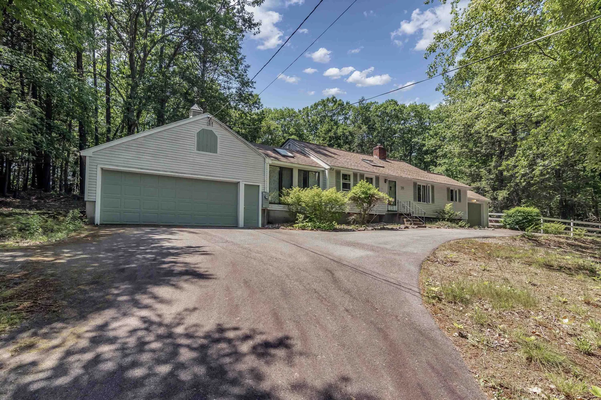 35 Royal Range Road Sandown NH 03873