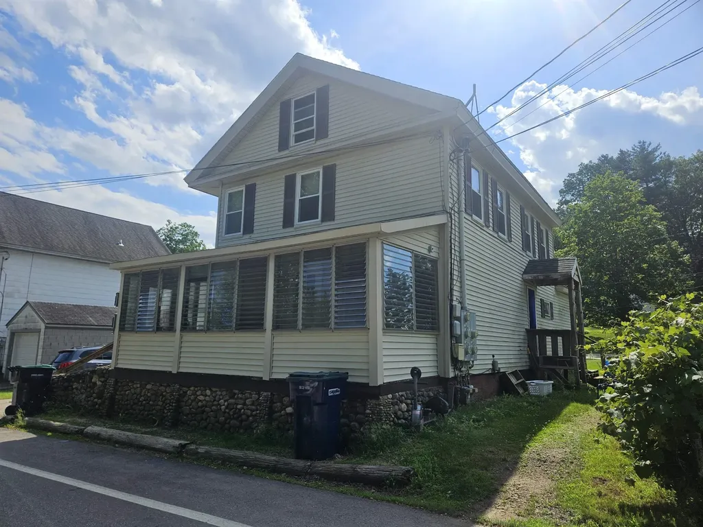 22 Cedar Street Tilton NH 03276