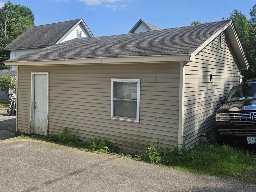 22 Cedar Street Tilton NH 03276