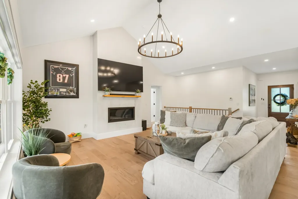 422 Blane Circle Pembroke NH 03275