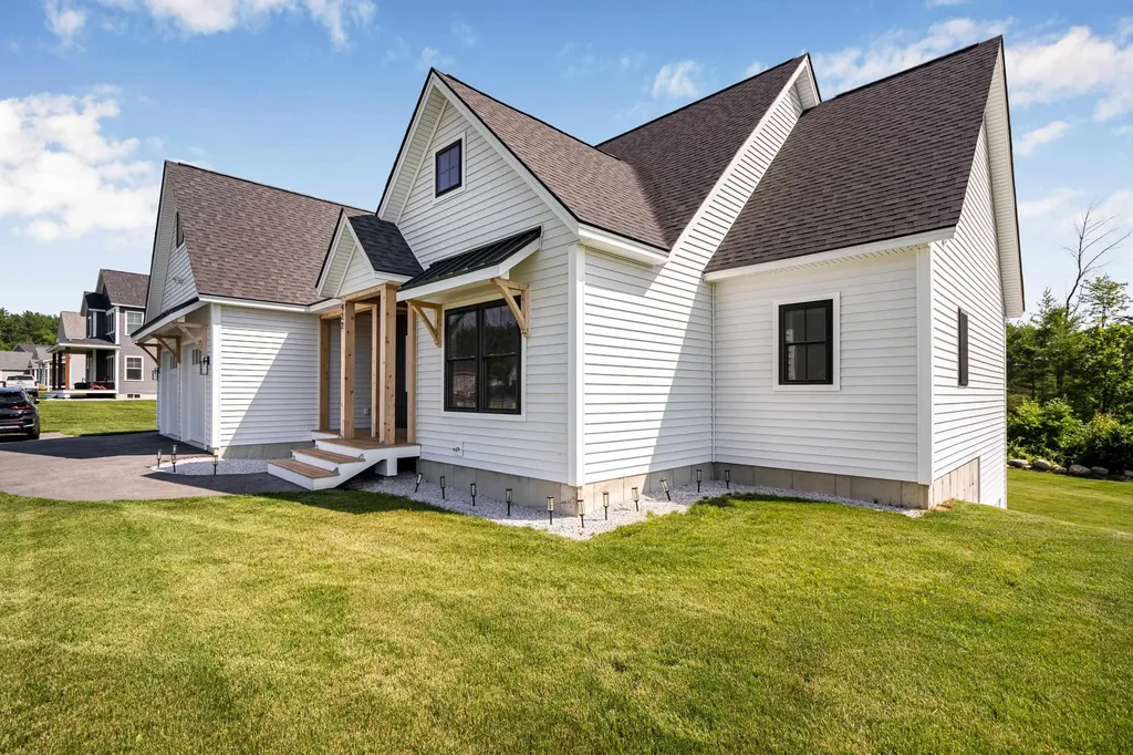 422 Blane Circle Pembroke NH 03275