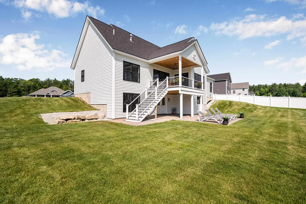 422 Blane Circle Pembroke NH 03275