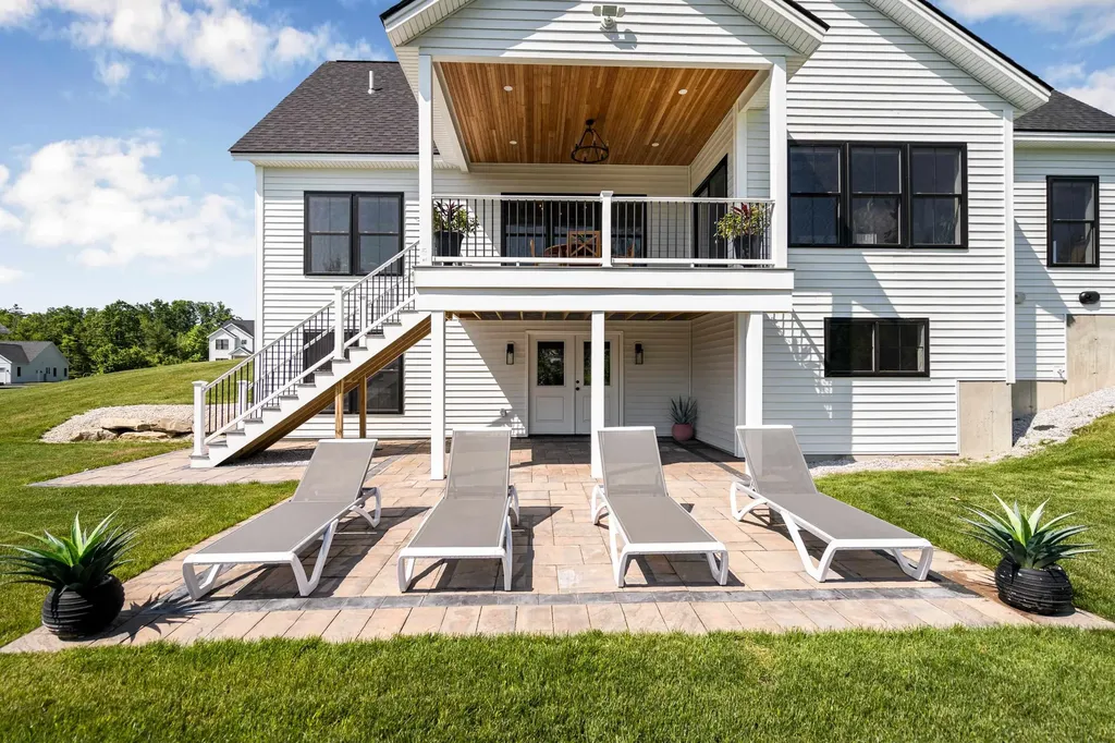 422 Blane Circle Pembroke NH 03275