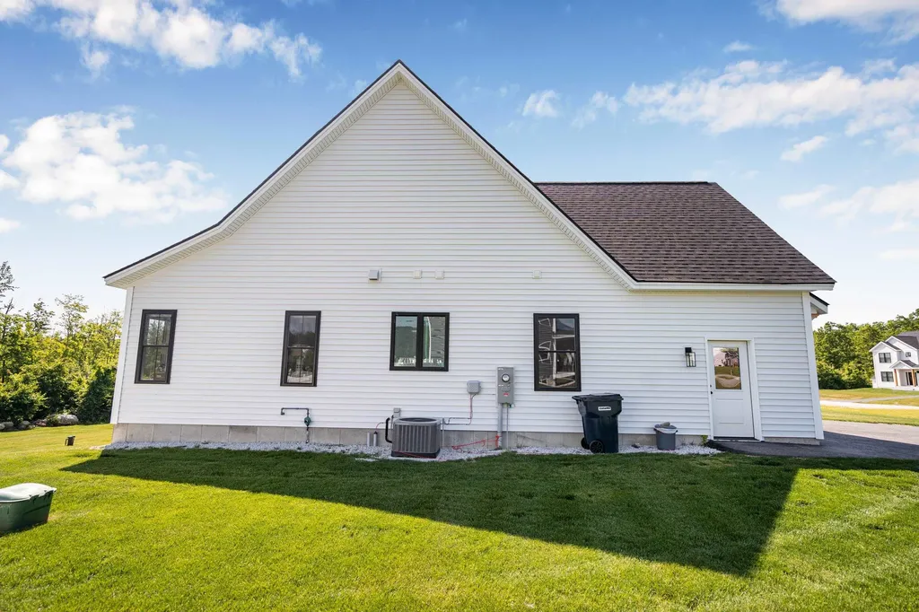 422 Blane Circle Pembroke NH 03275