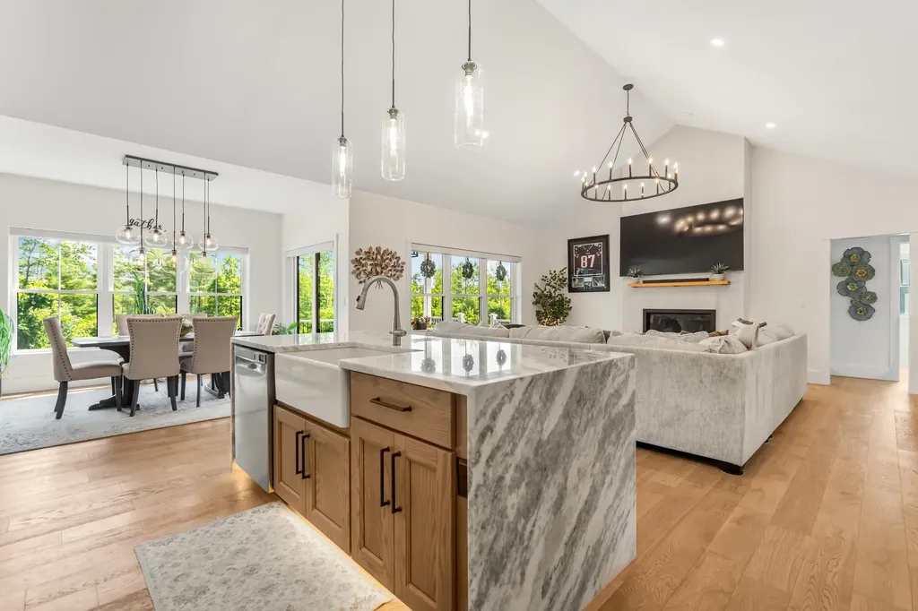 422 Blane Circle Pembroke NH 03275