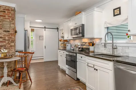 8 Central Avenue Portsmouth NH 03801
