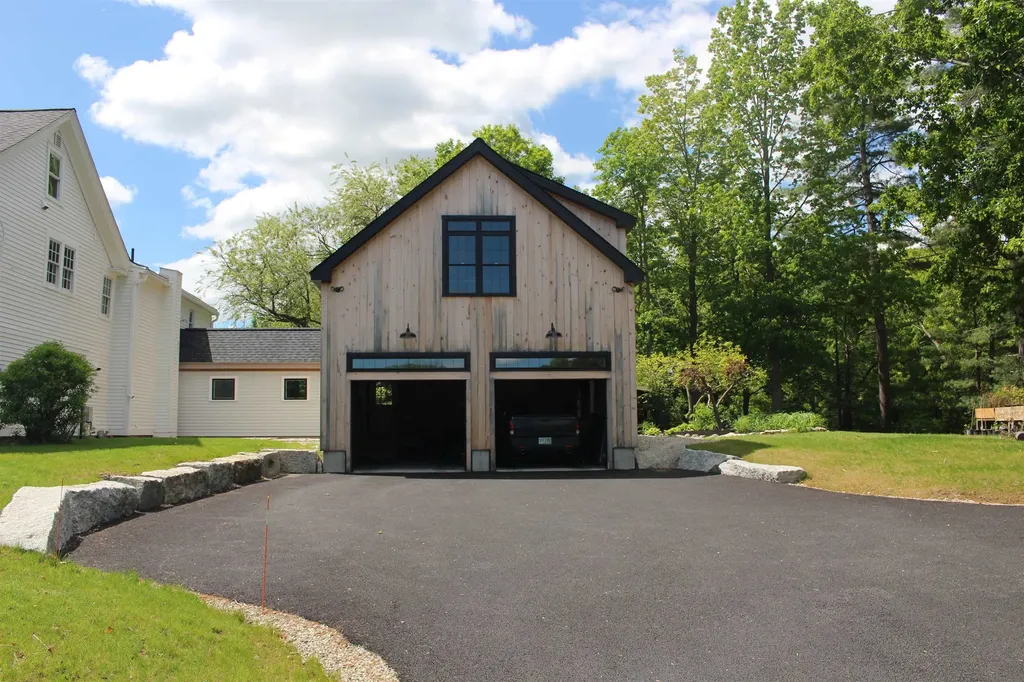 85 College Road Stratham NH 03885