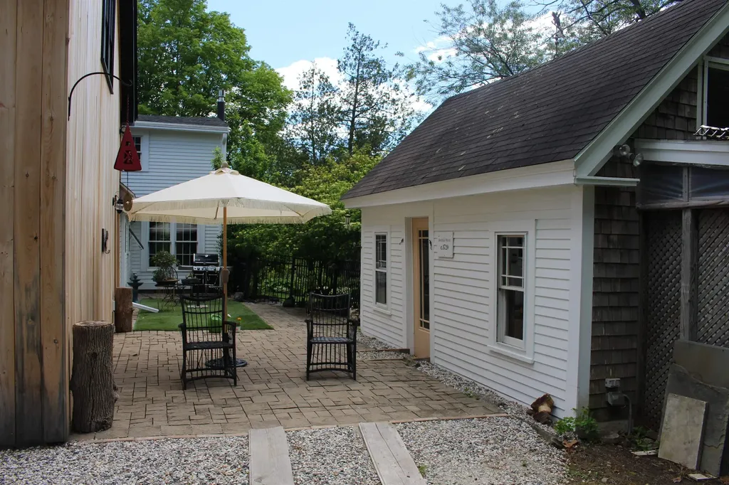 85 College Road Stratham NH 03885